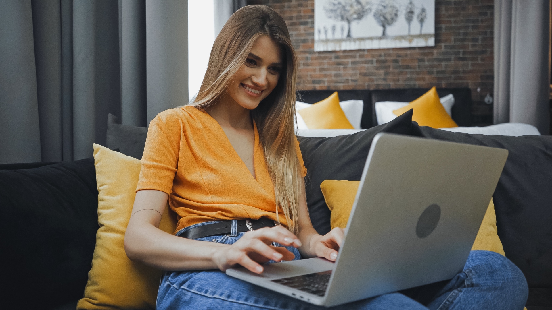Guest Posting vs Link Building: Why the Difference Matters More Than You Think - Featured Image | Bubble SEO